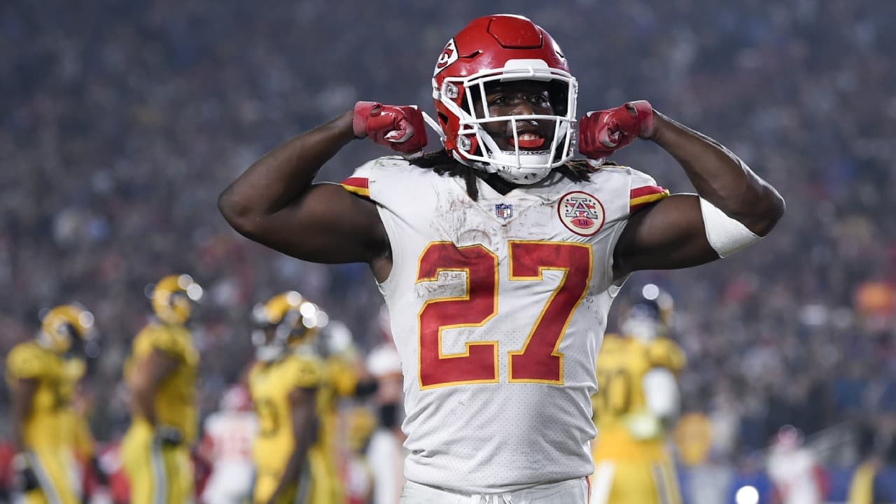Los Cleveland Browns le dan otra oportunidad al corredor Kareem Hunt
