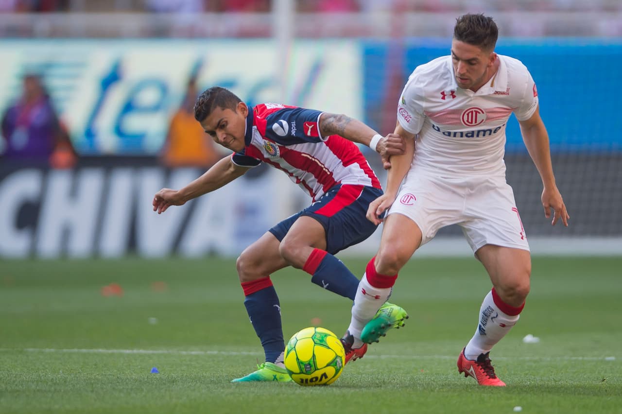 Durante los primeros minutos la presión de Chivas fue muy intensa.