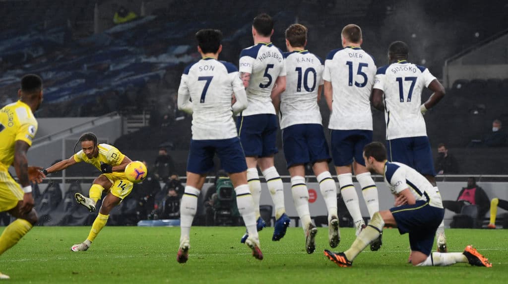 Tottenham empata 1-1 ante el Fulham durante la Jornada 18 de la Premier League. Harry Kane anotaba el primer gol para los 'Spurs' al 25', pero ya en la segunda mitad, Ivan Cavaleiro igualó el marcador al minuto 74.