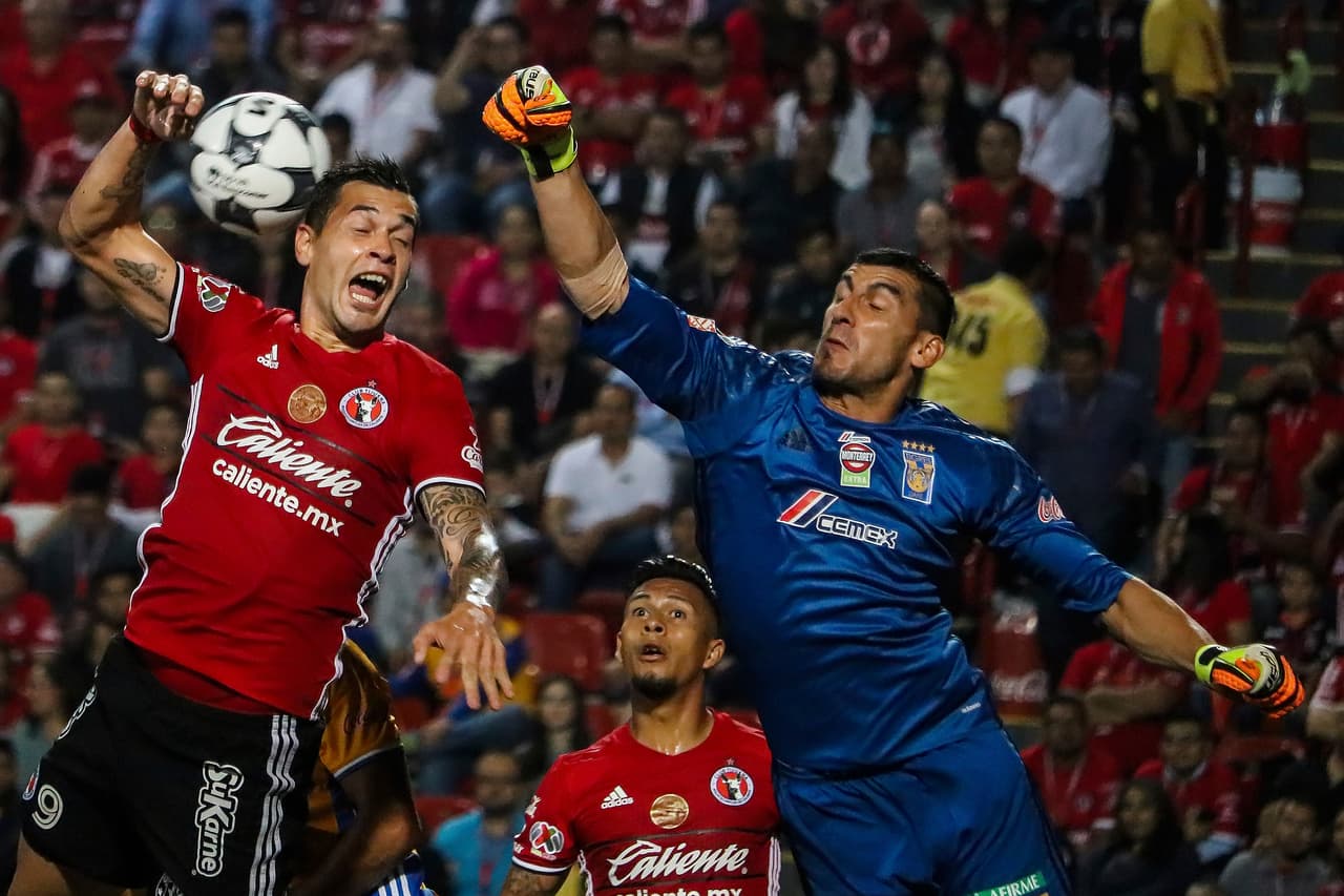 Principalmente en la segunda mitad, en la que Nahuel Guzmán debió hacer al menos un par de lances para evitar la caída de su arco en un agobio que ocurrió sobre todo al principio y al final del mismo.