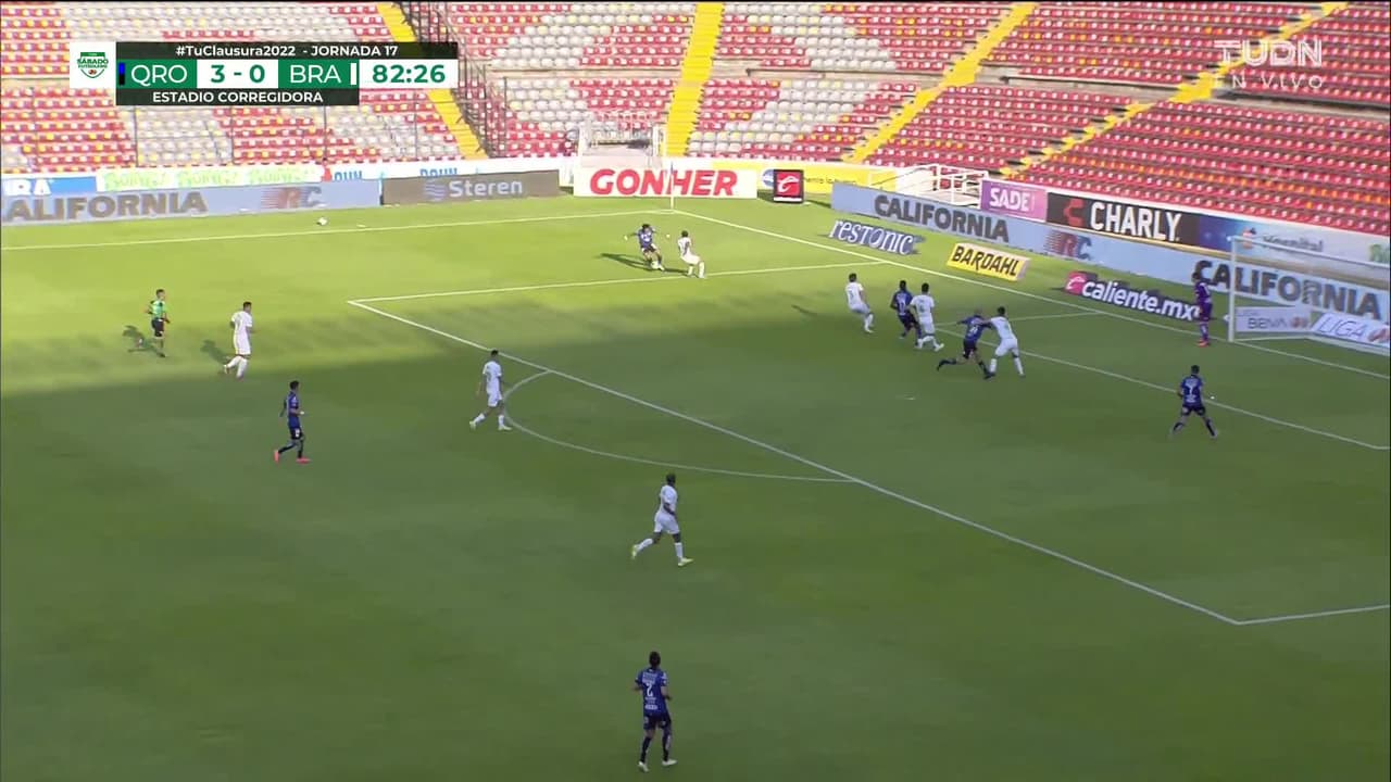 ¡GOOOL! Leonardo Sequeira anota para Querétaro.
