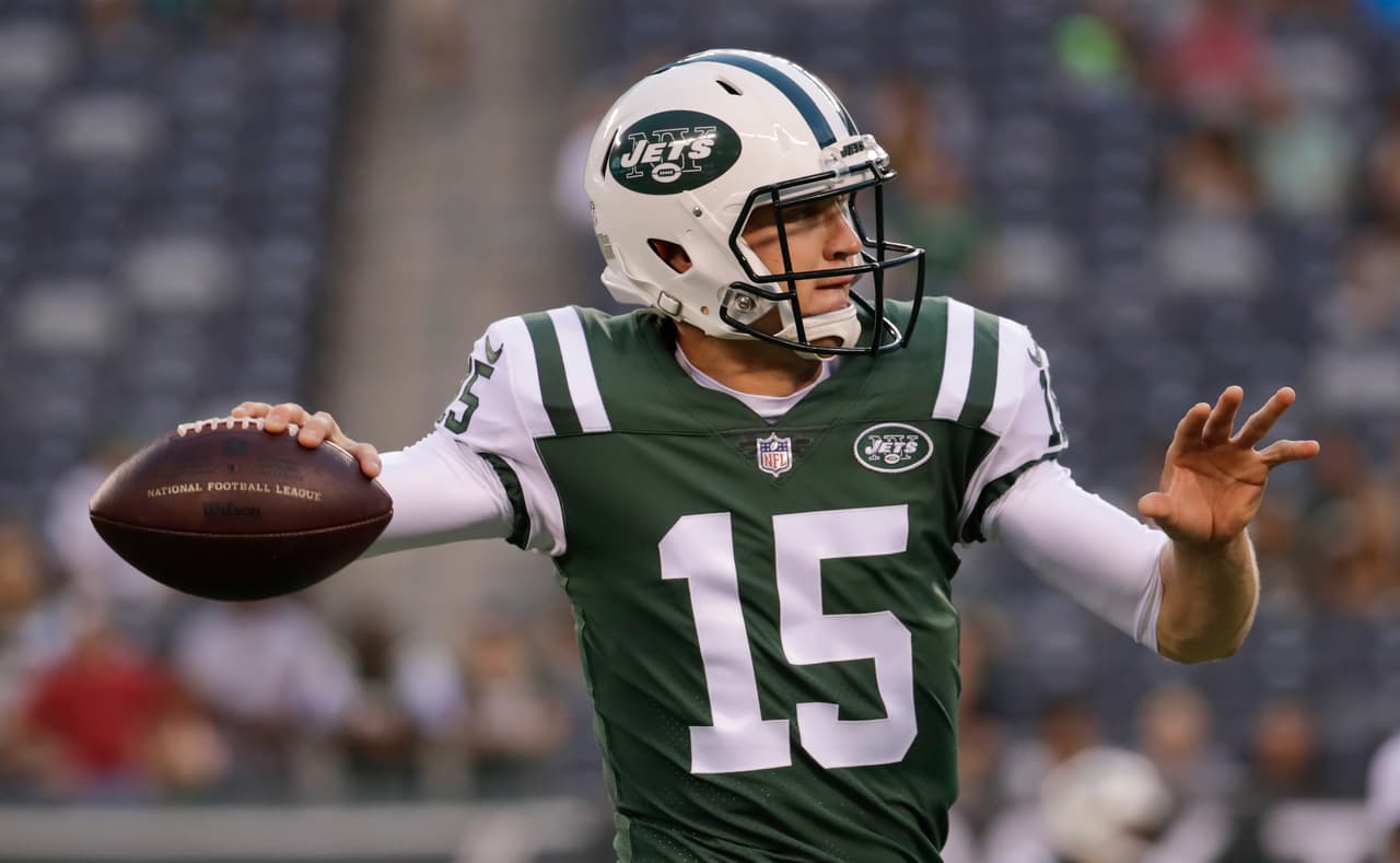 <i>El Roster</i>
<br>Altas: Jets hizo muchos movimientos en la agencia libre y optó por la experiencia de Josh McCown (Browns) para la necesitada posición de quarterback. También firmó al cornerback promesa Morris Claiborne (Cowboys) y buscó renovarse a través del draft con novatos como los safetys Jamal Adams y Marcus Maye.