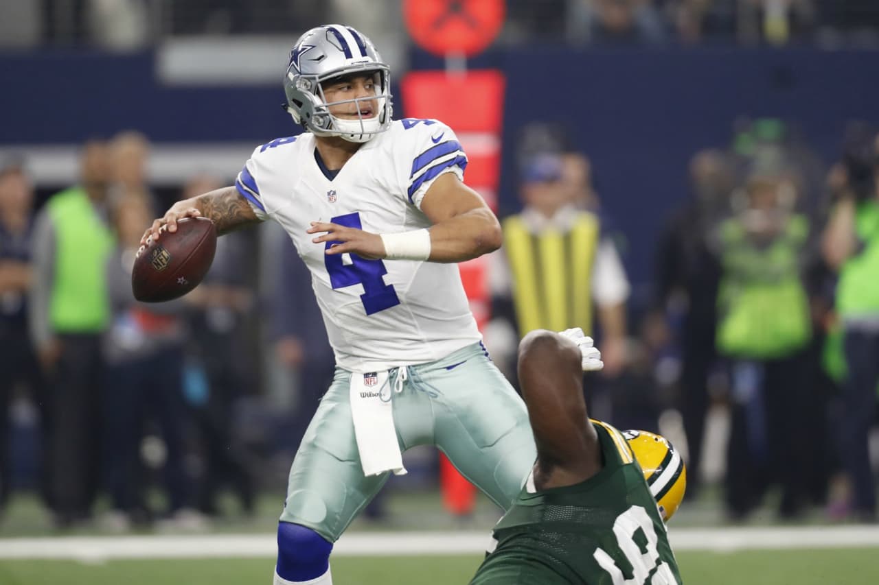 2. Cuando Tony Romo se lesionó, muchos aficionados auguraban un año difícil para los 
<a href="http://www.univision.com/deportes/nfl/dallas-cowboys/" target="_blank">Dallas Cowboys</a>, pero emergió el QB 
<b>Dak Prescott</b> y llevó al equipo a igualar su mejor marca histórica. El Novato del Año de la temporada 2016 de la NFL.