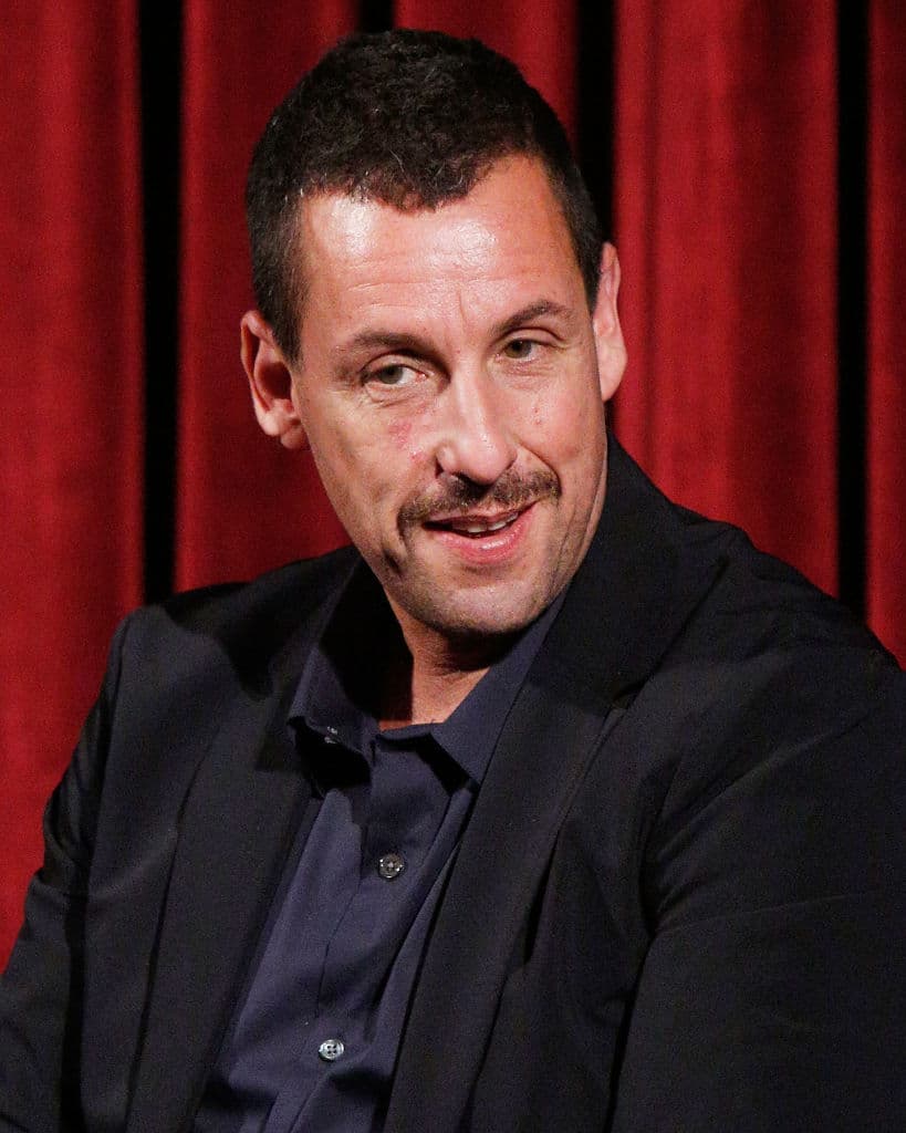 13. Adam Sandler - 350 millones de dólares.
<br>