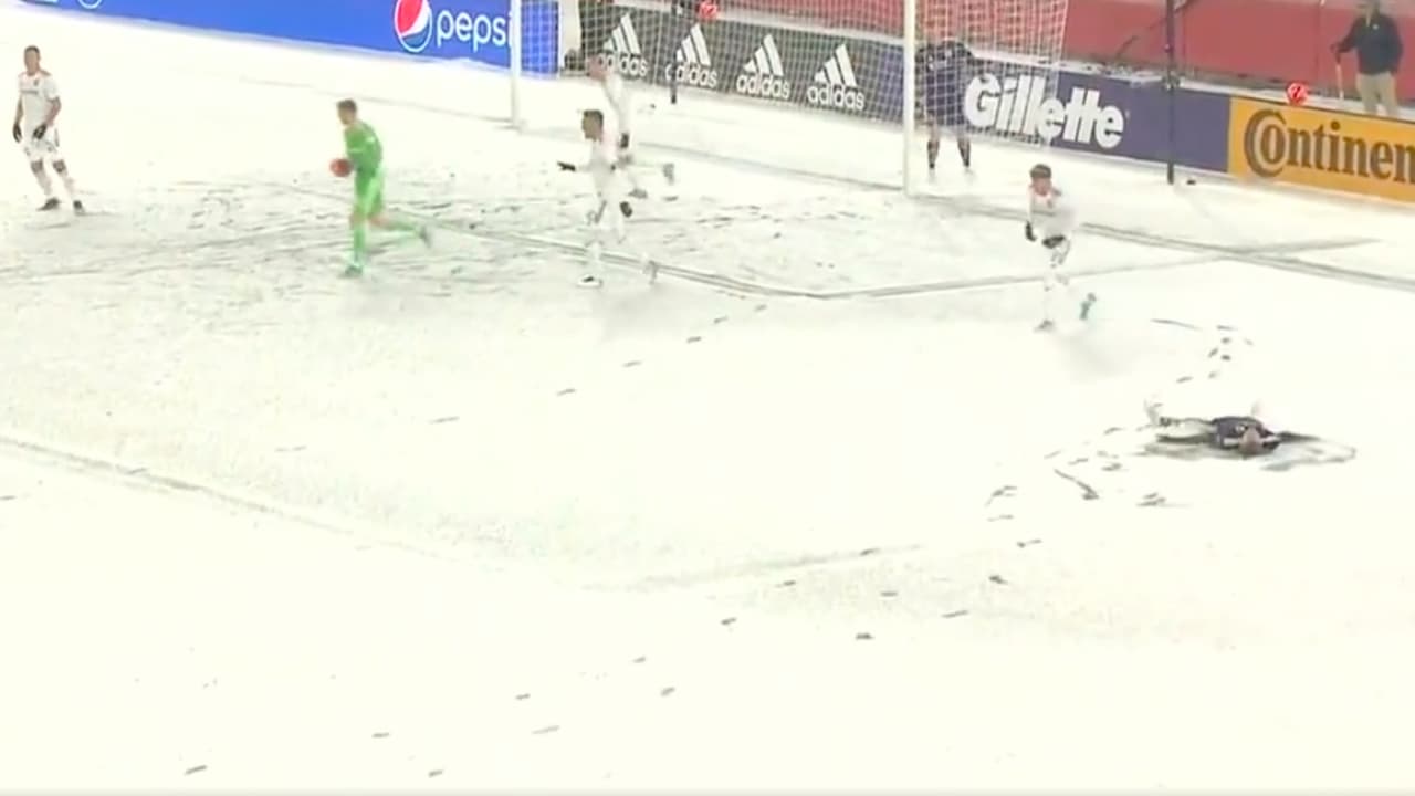 Traustason hizo un angelito con New England Revolution durante el partido de la MLS ante Real Salt Lake.