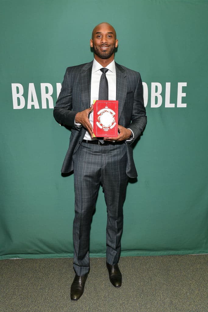 El libro es, entre tantas cosas, un resquicio para entrar a la mente de Bryant, quien revela vivencias, pasajes, sensaciones y todo aquello que su cerebro ordenaba sistemáticamente para preparar cada juego y cómo enfocarse en cada jugada durante su carrera.