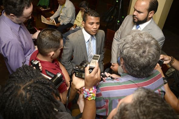 Decenas de medios de comunicación se dieron cita en la conferencia de prensa..