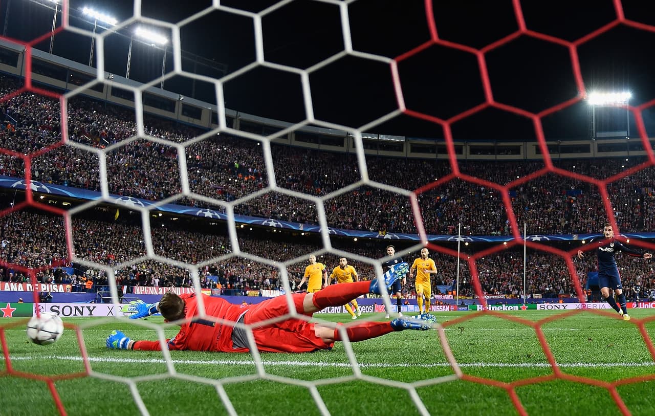 Griezmann cobró un penalti al minuto 88 para adelantar al Atlético 2-0 en el marcador y con ello la única opción para los blaugranas era buscar un gol que extendiera el encuentro.