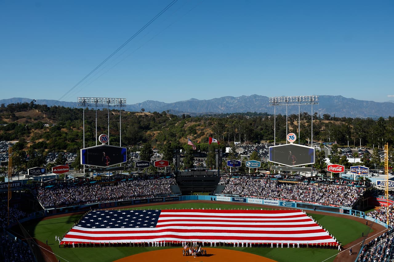 Este martes se disputó el Juego de Estrellas 2022 de la MLB en el Dodger Stadium con un colorido peculiar en una tarde despejada que vio al 'Toro' Fernando Valenzuela lanzar la primera bola del partido.