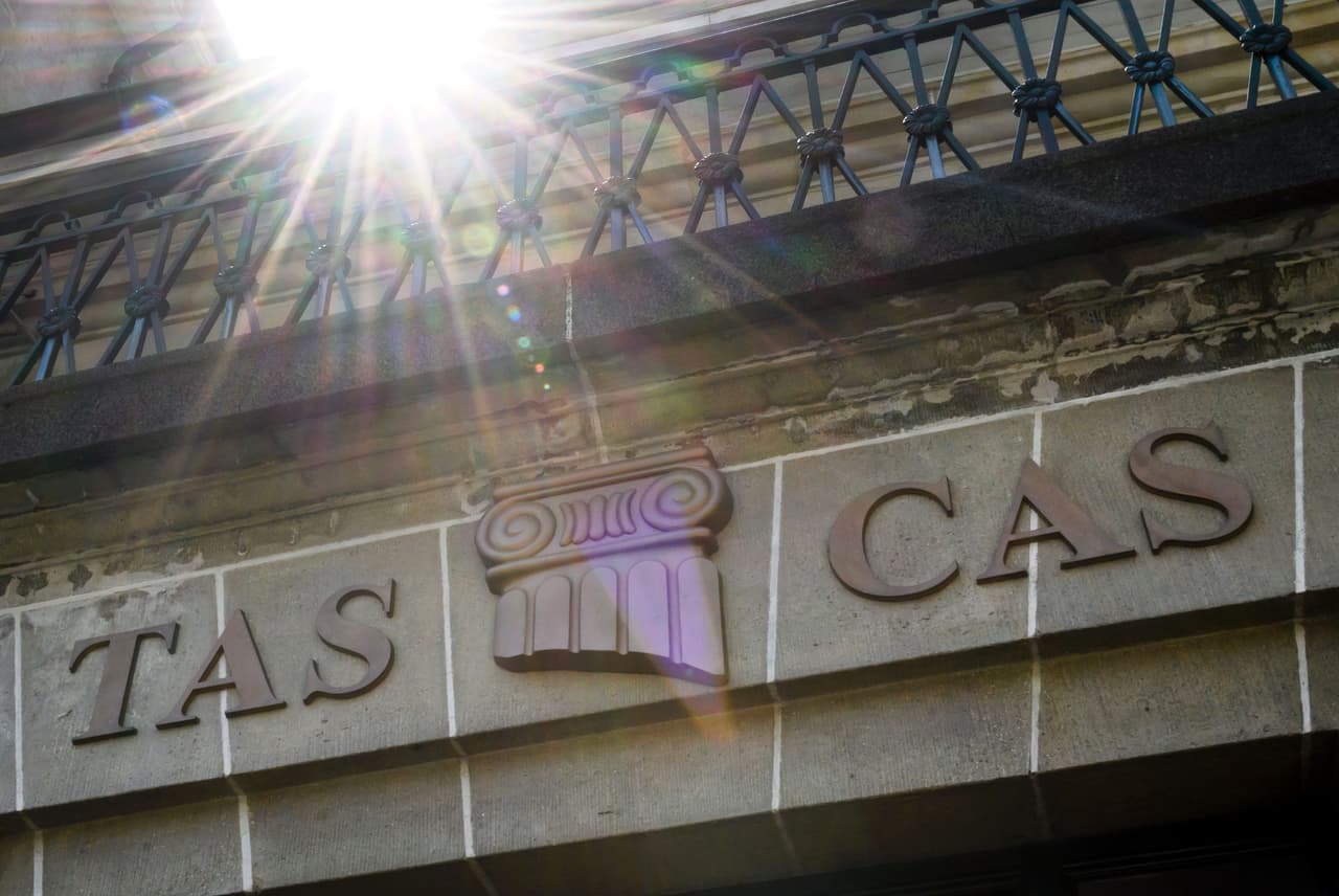 Deportistas rusos sancionados por dopaje recurren ante el TAS