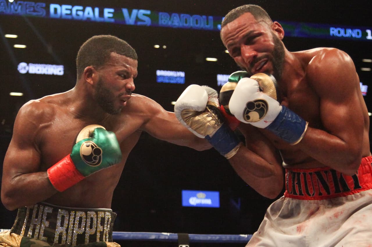 DeGale dominó los primeros episodios con un gran golpeo sobre su rival que parecía que se llevaría el combate en Nueva York.
<br>