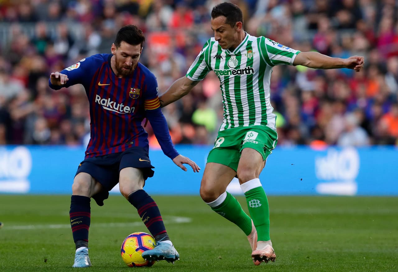 El Betis de Andrés Guardado y Diego Lainez juega en Sevilla y se llama así por el río que atraviesa la ciudad, ahora llamado Río Guadalquivir pero que en la época PreRomana se llamaba Betis.