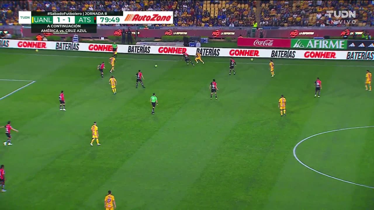 ¡TIRO ATAJADO! disparo por Fernando Gorriarán.