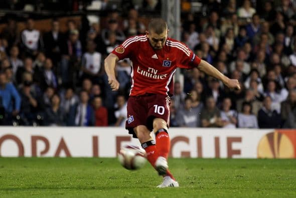 Petric, atacante del Hamburgo, no tuvo piedad del Colonia.