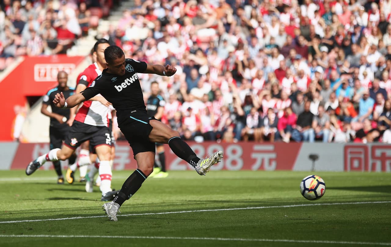 Además, el buen manejo de balón y la calidad del atacante mexicano lo convierten en una alternativa imposible de rechazar para West Ham.