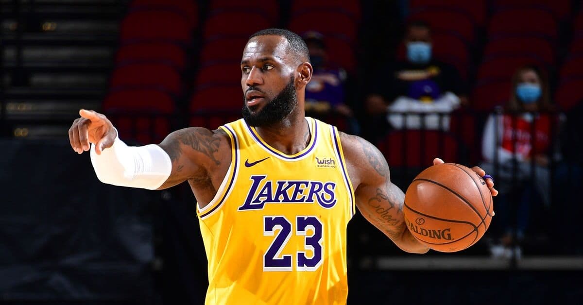 Lakers mantienen invicto tras derrotar a Rockets y otros resultados