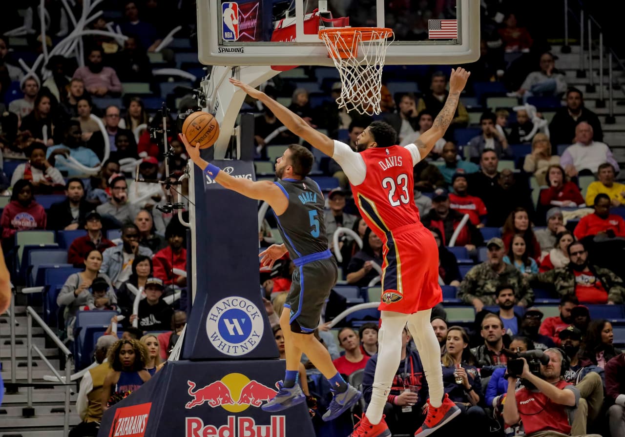 <b>Dallas 106-132 New Orleans</b>. Anthony Davis anotó 27 puntos, Julius Randle 27 y con 18 rebotes, piezas clave para que los Pelicans (13-13) cortaran la racha de dos ganados seguidos de los Mavs (12-11).
