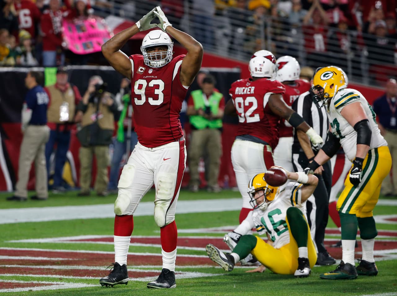 Los Arizona Cardinals apalearon 38-8 a los Green Bay por lo que todavía aspiran ser el número uno de la Conferencia Nacional en los playoffs.