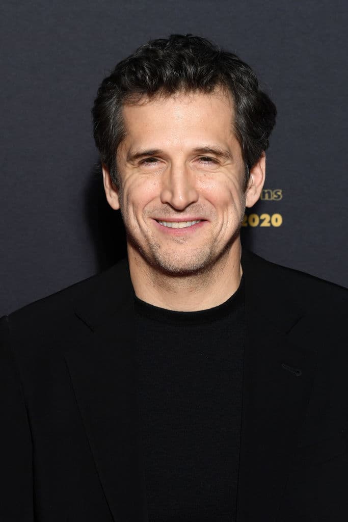 El elenco incluye a Guillaume Canet como Asterix y Gilles Lellouche como Obelix.