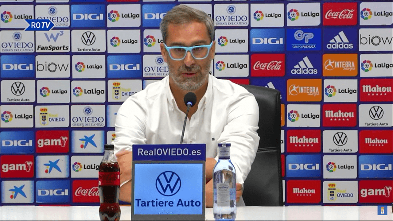 DT del Real Oviedo dice que Marcelo Flores fue valiente y descarado