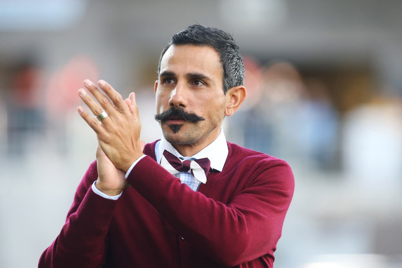 Pablo Mastroeni lució un esculpido bigote durante los primeros meses de la temporada 2015. A finales de junio decidió afeitarse.