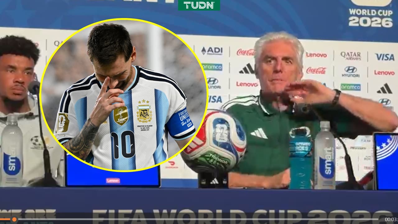 Entrenador de Sudáfrica critica expulsión ante México citando polémica de Messi