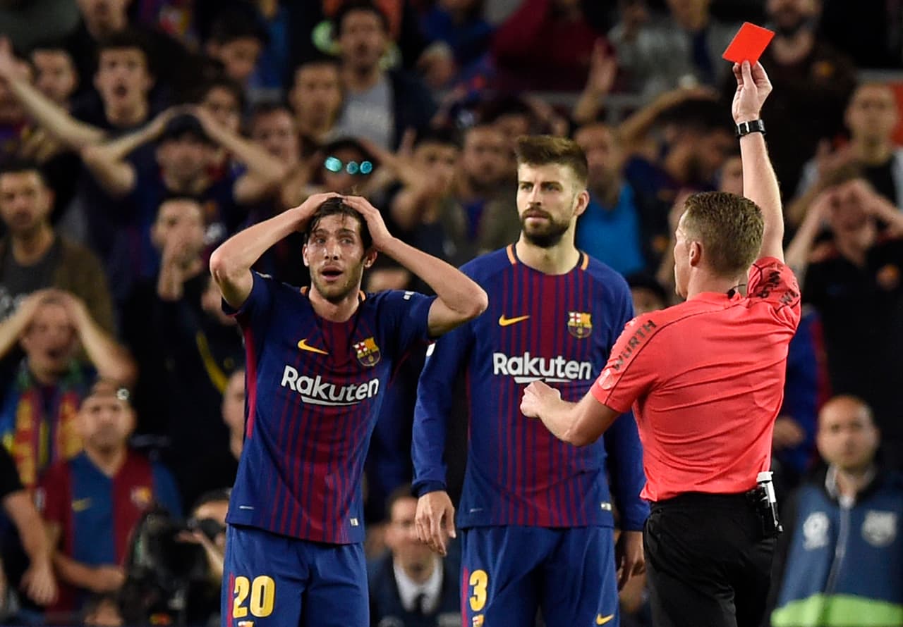 La expulsión de Sergi Roberto al cierre del primer tiempo sin duda dañó del todo el juego, desequilibrado para los locales.