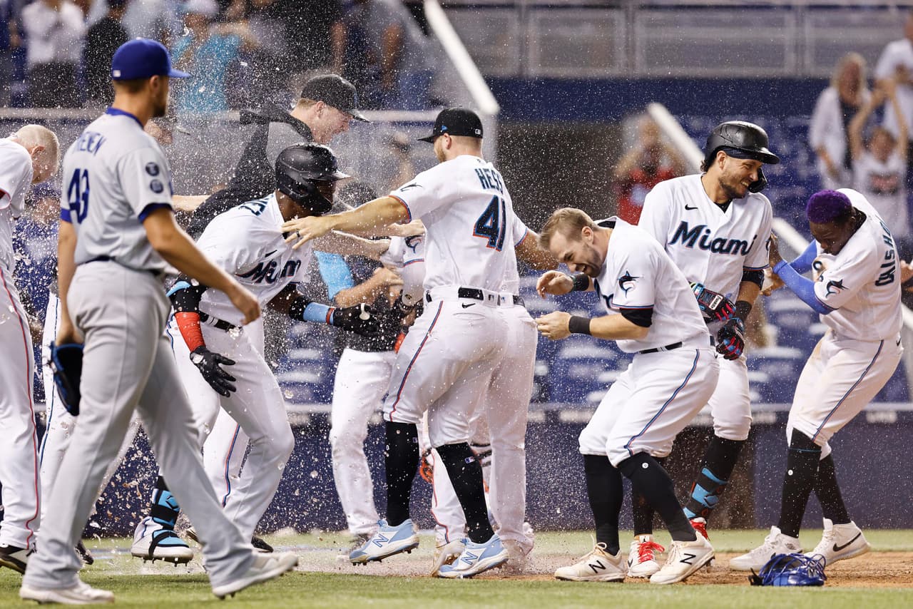 Marte anota las dos carreras de Marlins ante Dodgers