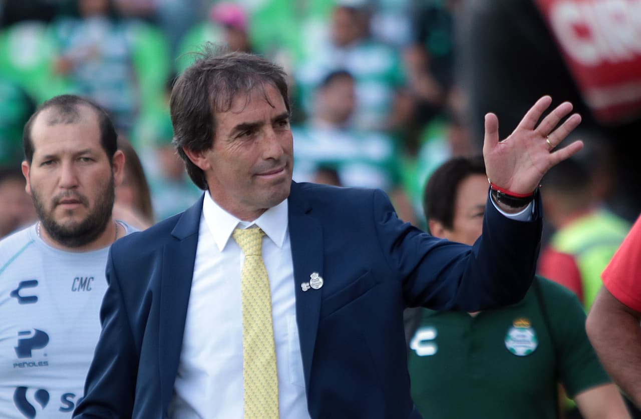 El uruguayo Jorge Guillermo Almada dirigió su primer encuentro al frente de Santos Laguna.