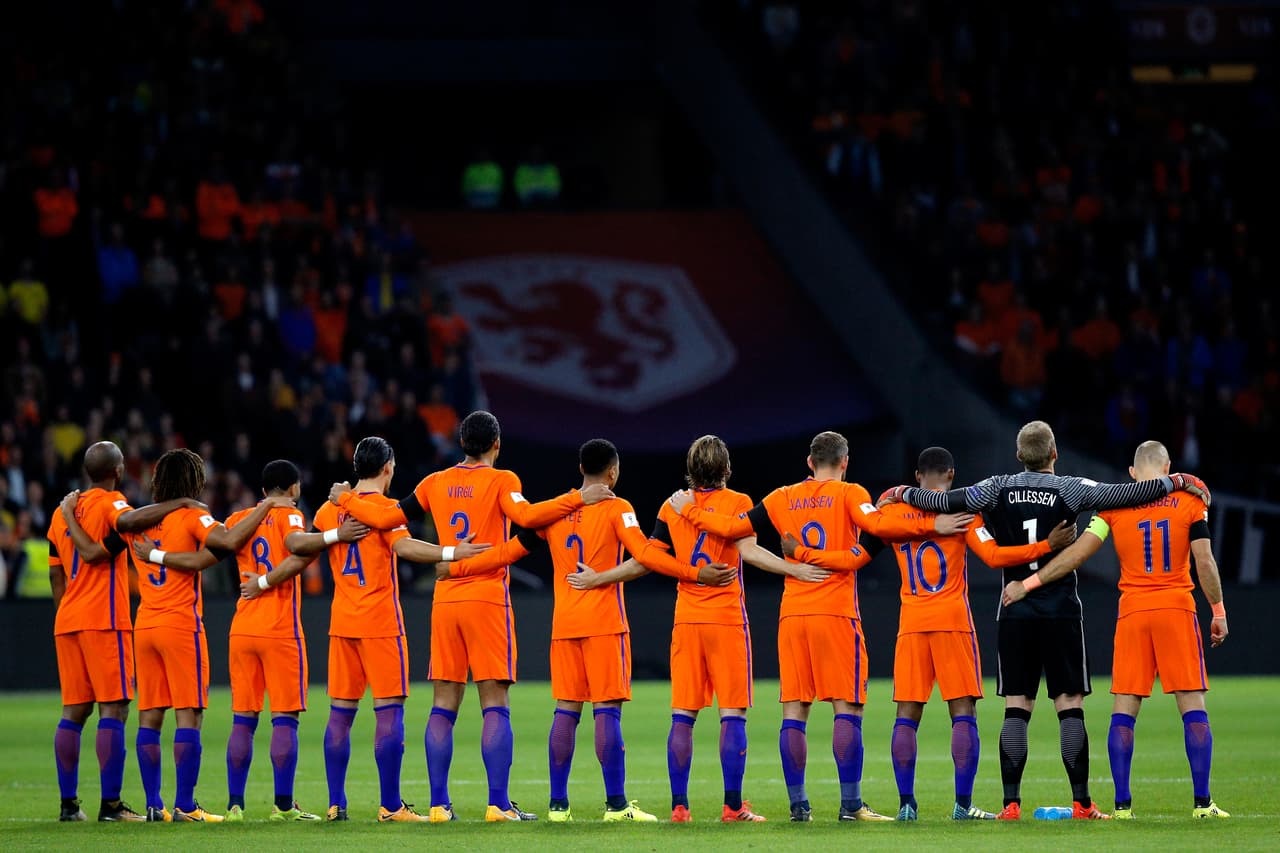 El objetivo era claro: ganar 7-0 para igualar en puntos a Suecia y superarlo en diferencia de goles. Una hazaña difícil, que la fanaticada entendía así y por tal motivo no asistió en masa.