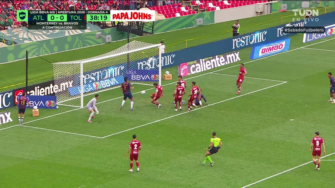 ¡Bruno Méndez salva al Toluca de un gol cantado!