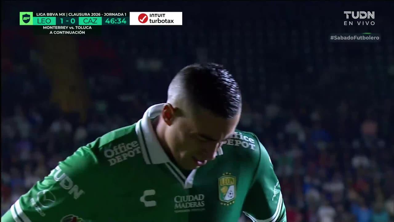 ¡Osote de Rogelio Funes Mori solito frente a la portería!