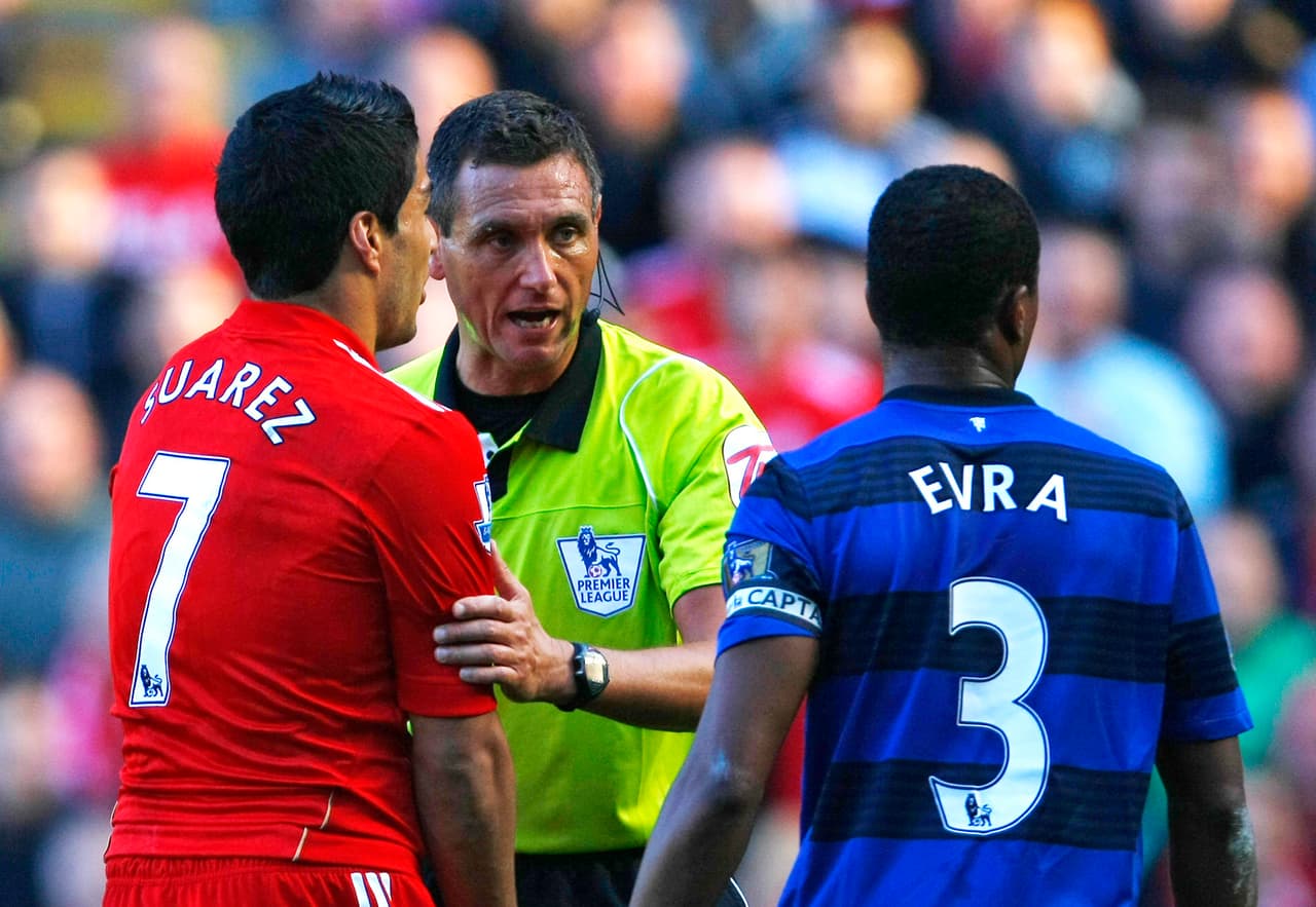 La Asociación de Futbol de Inglaterra lo multó con ocho partidos de suspensión y 40 mil libras.