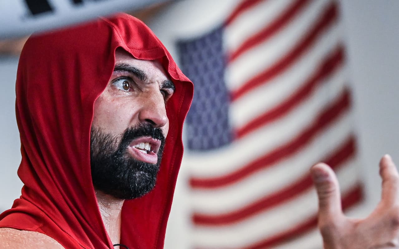 Paul Malignaggi y Artem Lobov finalmente podrán arreglar sus diferencias en el entarimado del 'boxeo en esteroides', Bare Knuckle Fighting Championship, este sábado en Florida.