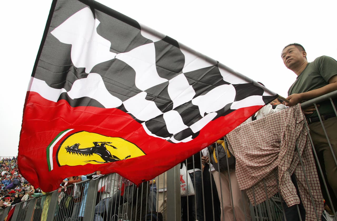 Cinco de los títulos de Schumacher fueron obtenidos entre 2000 y 2004 con Ferrari, l que potenció la popularidad de la escudería italiano alrededor del mundo.