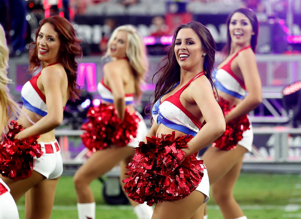La Semana 12 de la NFL tuvo en la belleza y energía de las porristas en los estadios ese ingrediente perfecto para darle un color especial al fútbol americano estadounidense.