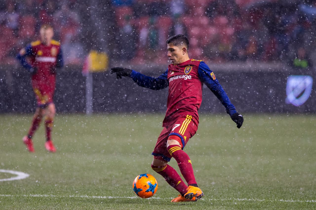 Jefferson Savarino demuestra que cuenta con ese 'no se qué' para estar en el Equipo de las Estrellas. El venezolano alzó con su fútbol el juego de Real Salt Lake. (USA Today Images)