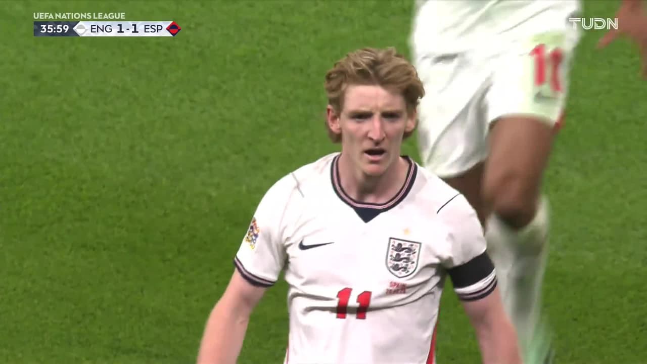 ¡GOOOOOL DE INGLATERRA! Gordon hace un lujito y luego define con calidad