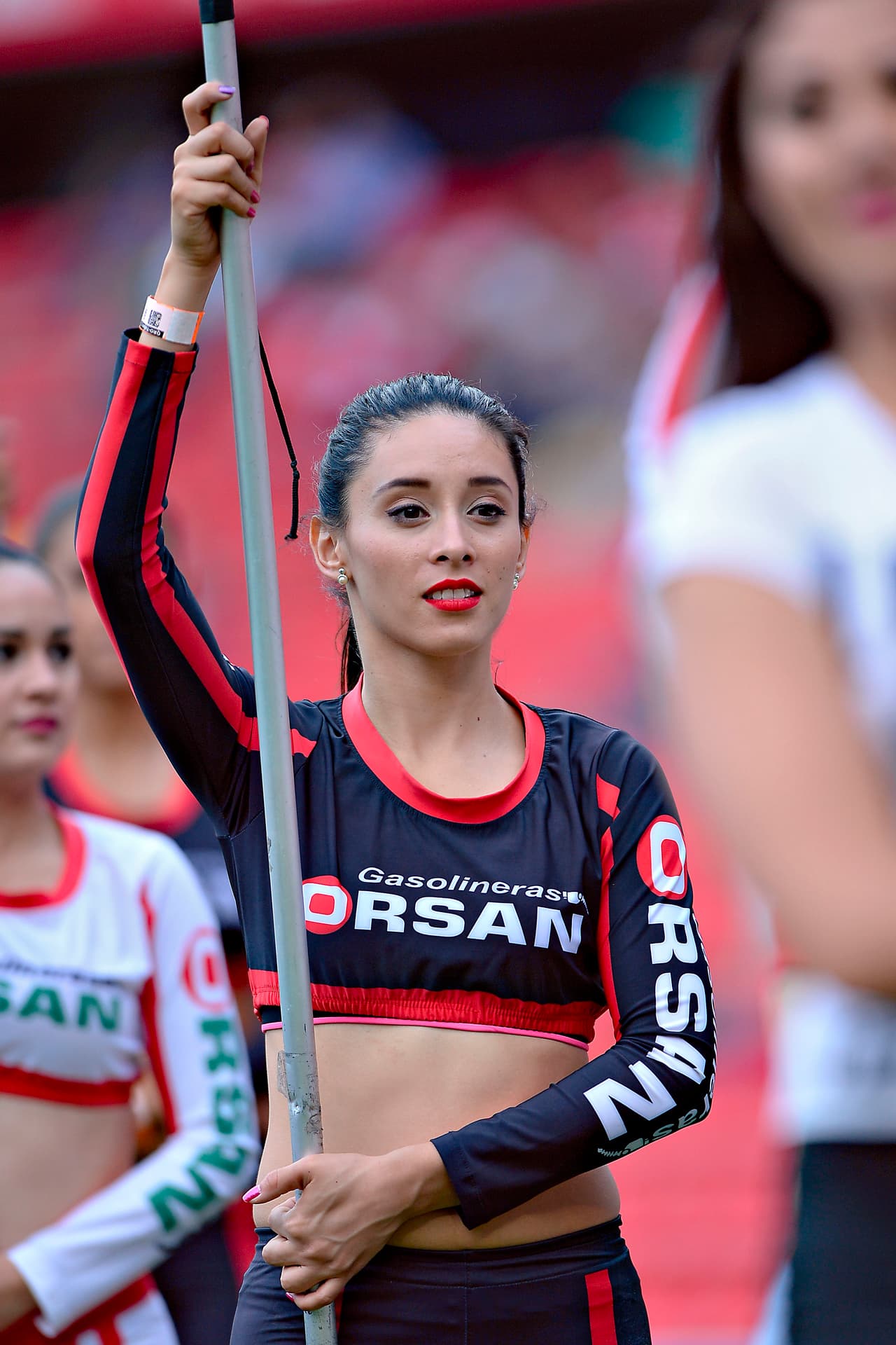 La belleza de las porristas en la fecha 13