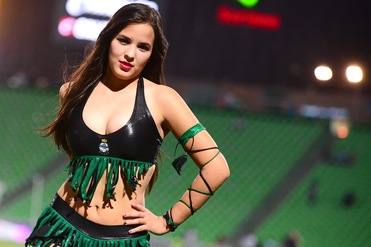 La belleza de las porristas en la fecha 13