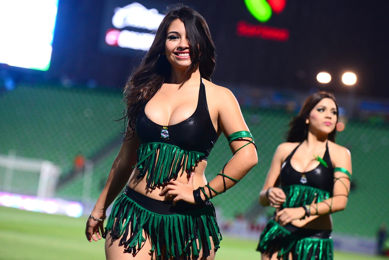 La belleza de las porristas en la fecha 13