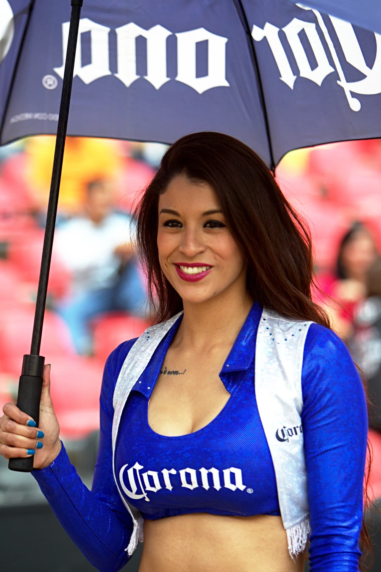 La belleza de las porristas en la fecha 13