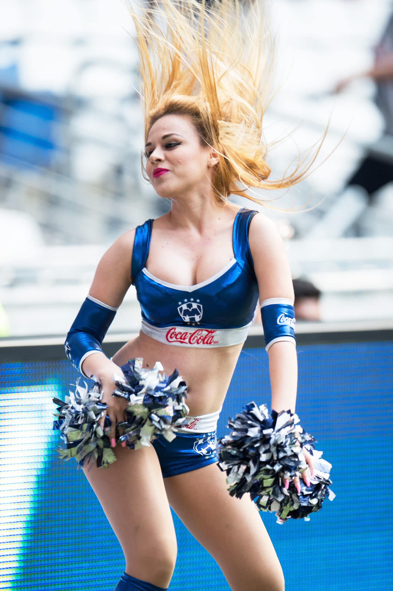 La belleza de las porristas en la fecha 13