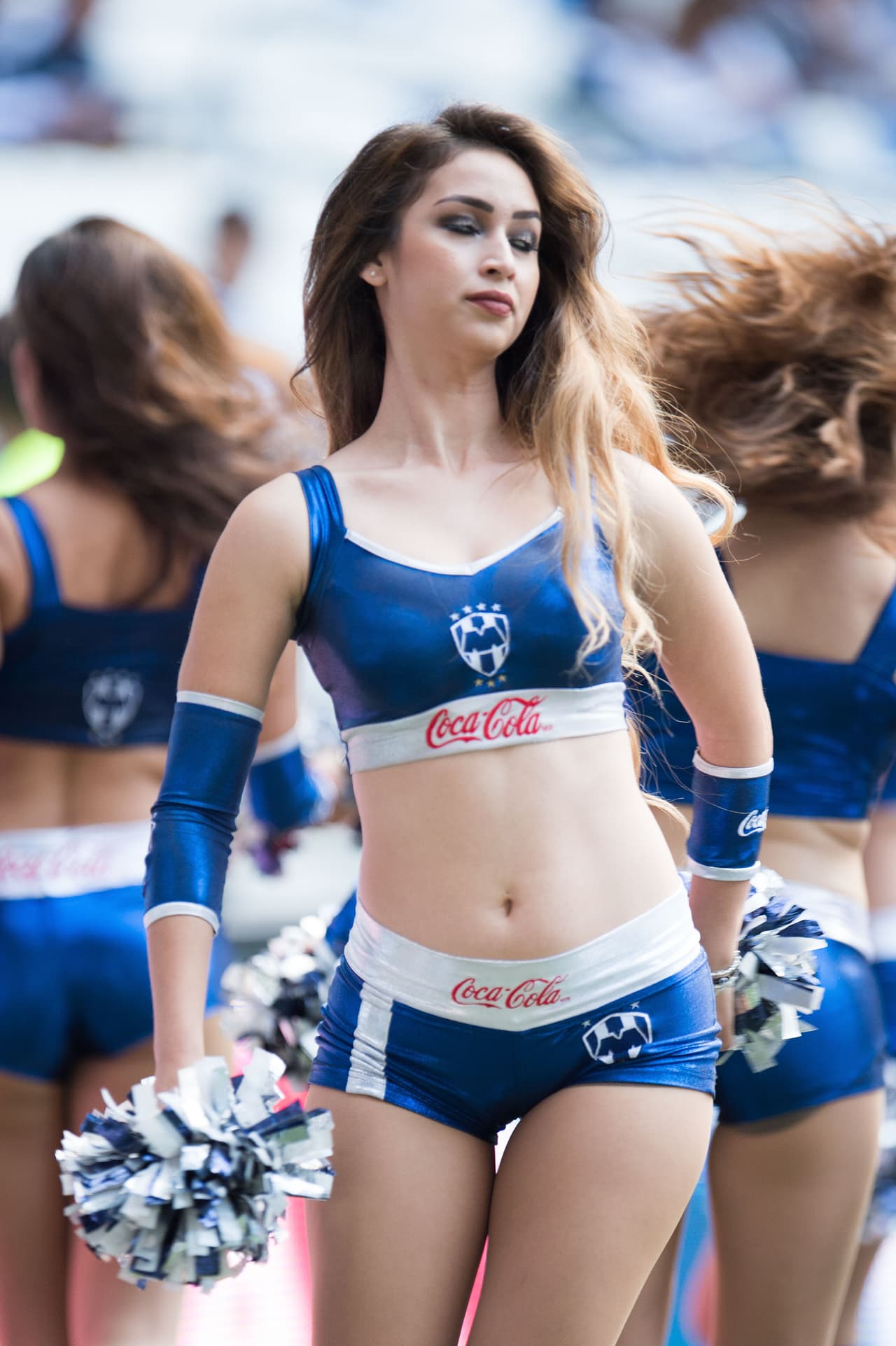 La belleza de las porristas en la fecha 13