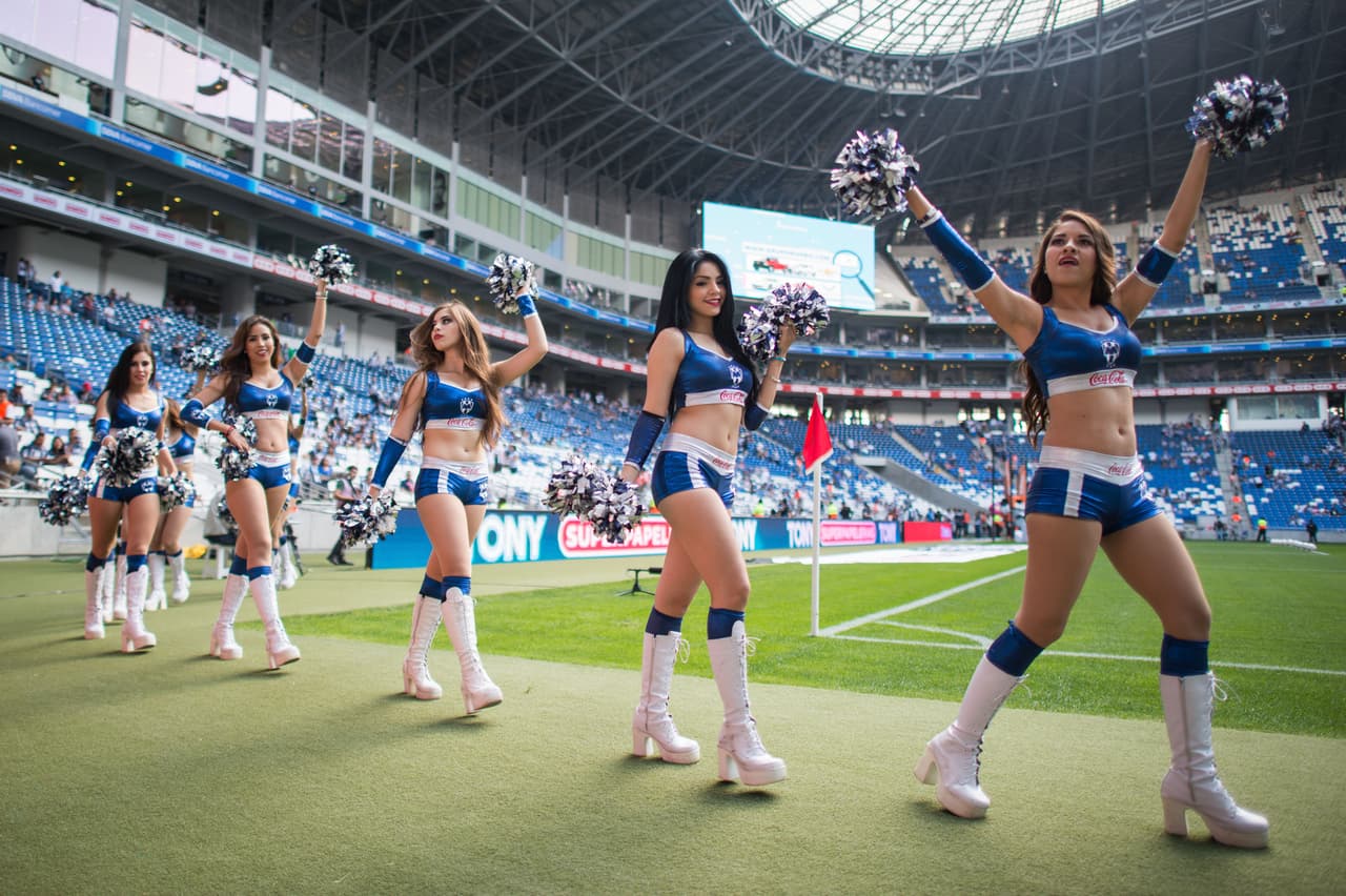 La belleza de las porristas en la fecha 13