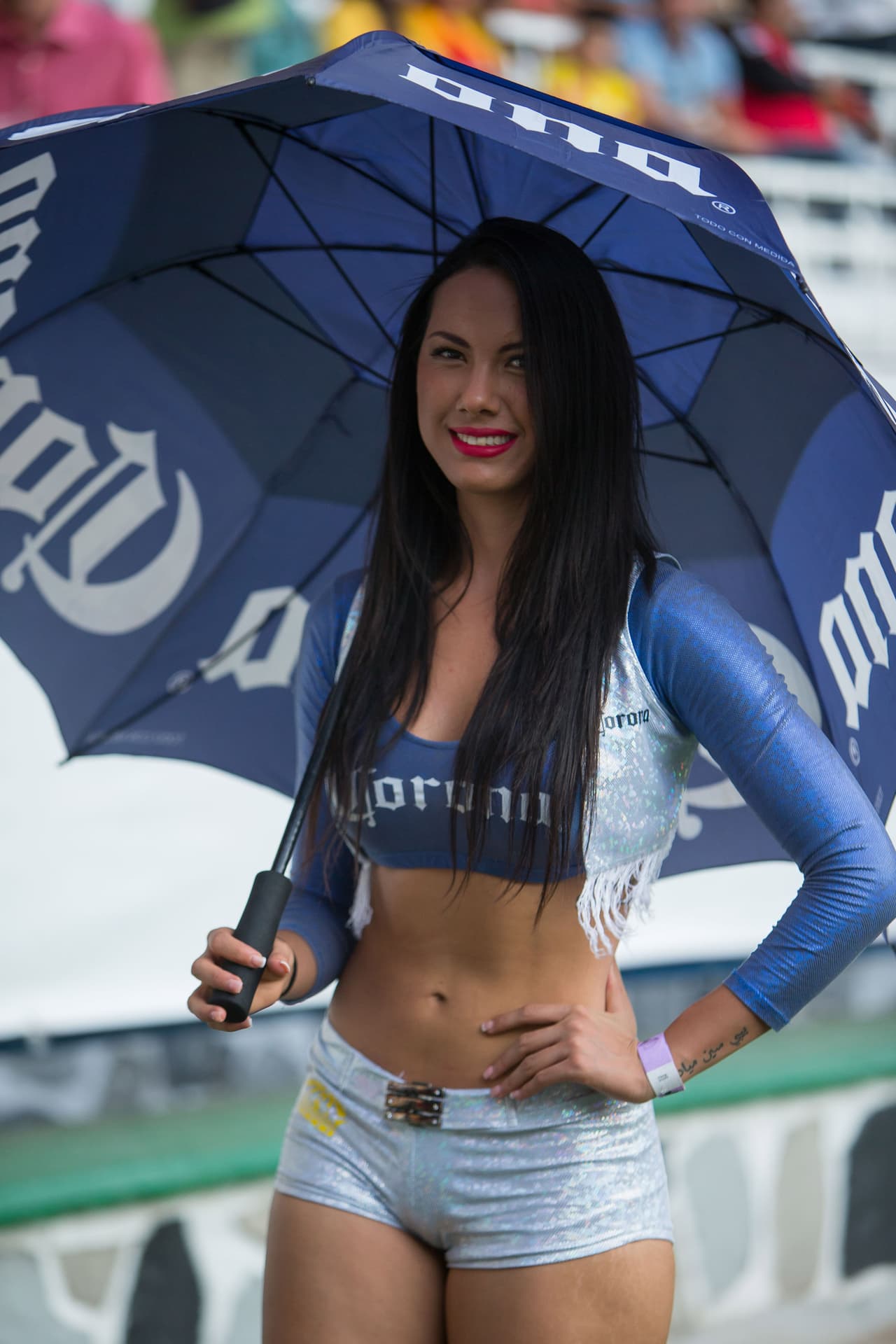 La belleza de las porristas en la fecha 13