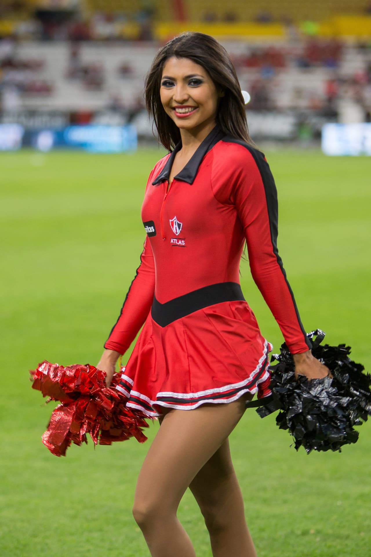 La belleza de las porristas en la fecha 13