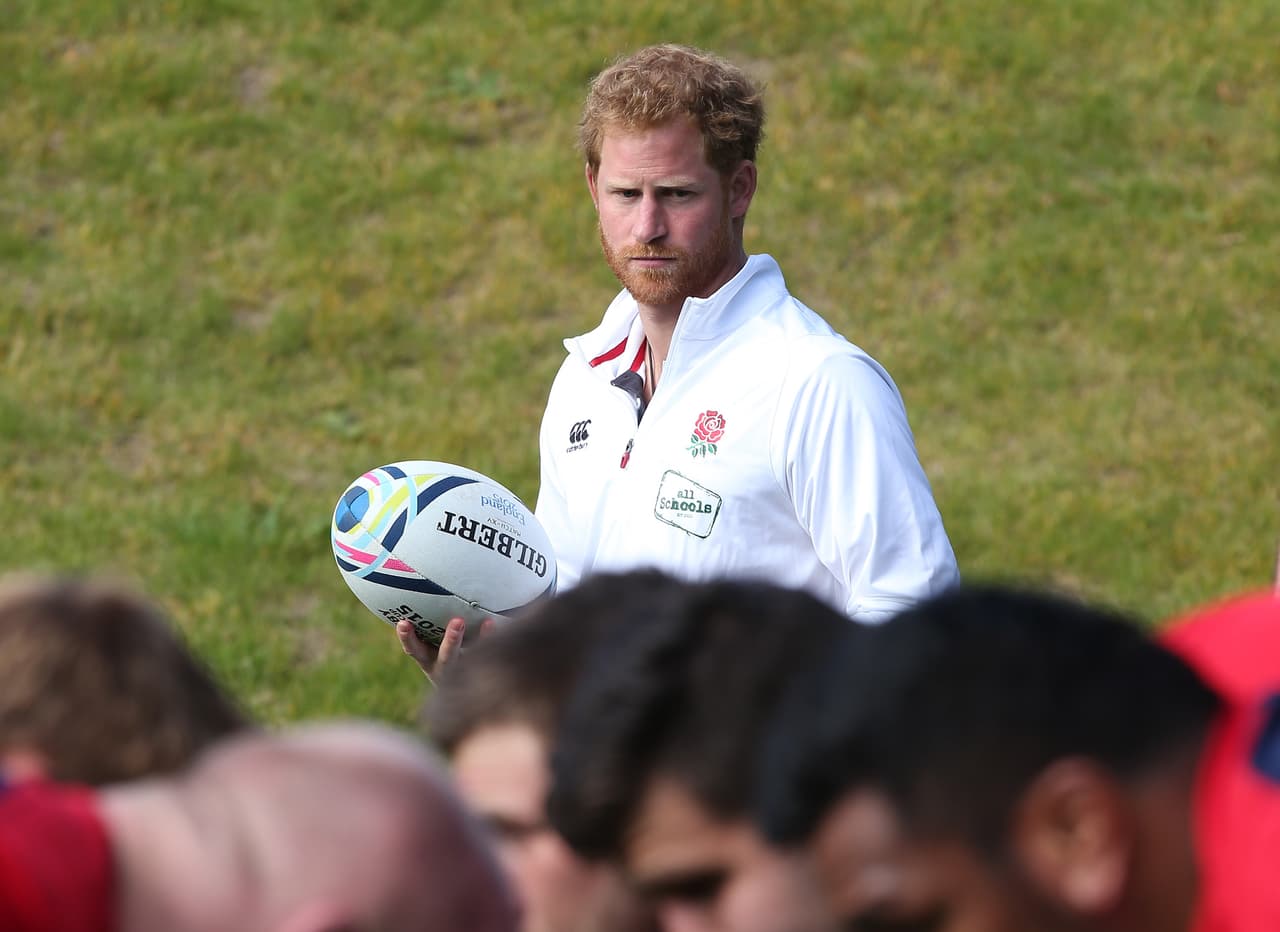 A pocos días de la boda real entre el Príncipe Harry y Meghan Markle, la vida más deportiva del joven es recordada.