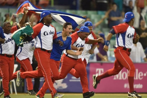 Esto no ocurre desde que la República Dominicana copó las ediciones de 1997 a 1999 con las Águilas Cibaeñas ganaron los años 1997 y 1998 y los Tigres del Licey en 1999.