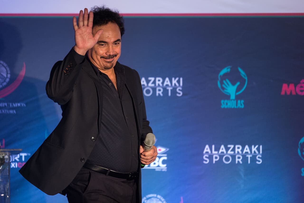 Hugo Sánchez toma la delantera para dirigir a Cruz Azul